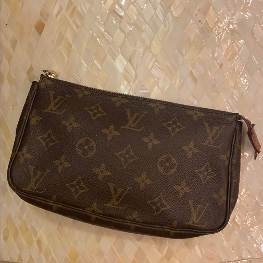 Authentic Louis Vuitton Pochette - Picture 7 of 9